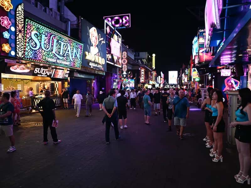 Noleggio moto a Walking Street e Bali Hai, Pattaya