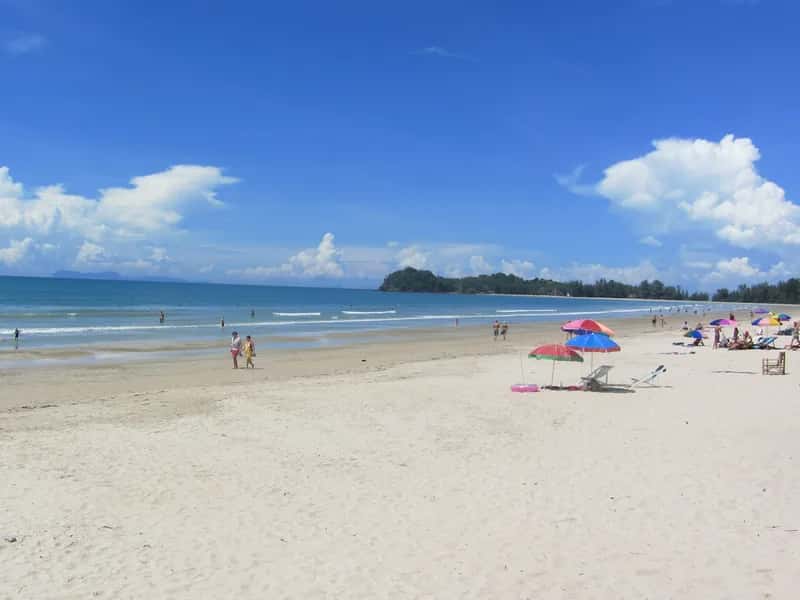 在兰塔岛Klong Dao租摩托车