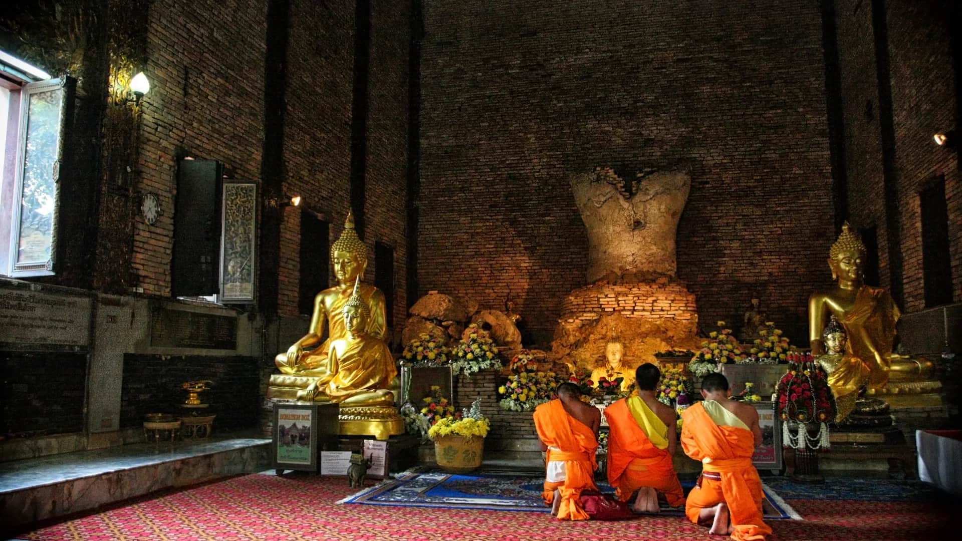 Wat Pa Sak's seven-tier brick chedi inside the Chiang Saen Historical Park ใน เชียงราย ประเทศไทย