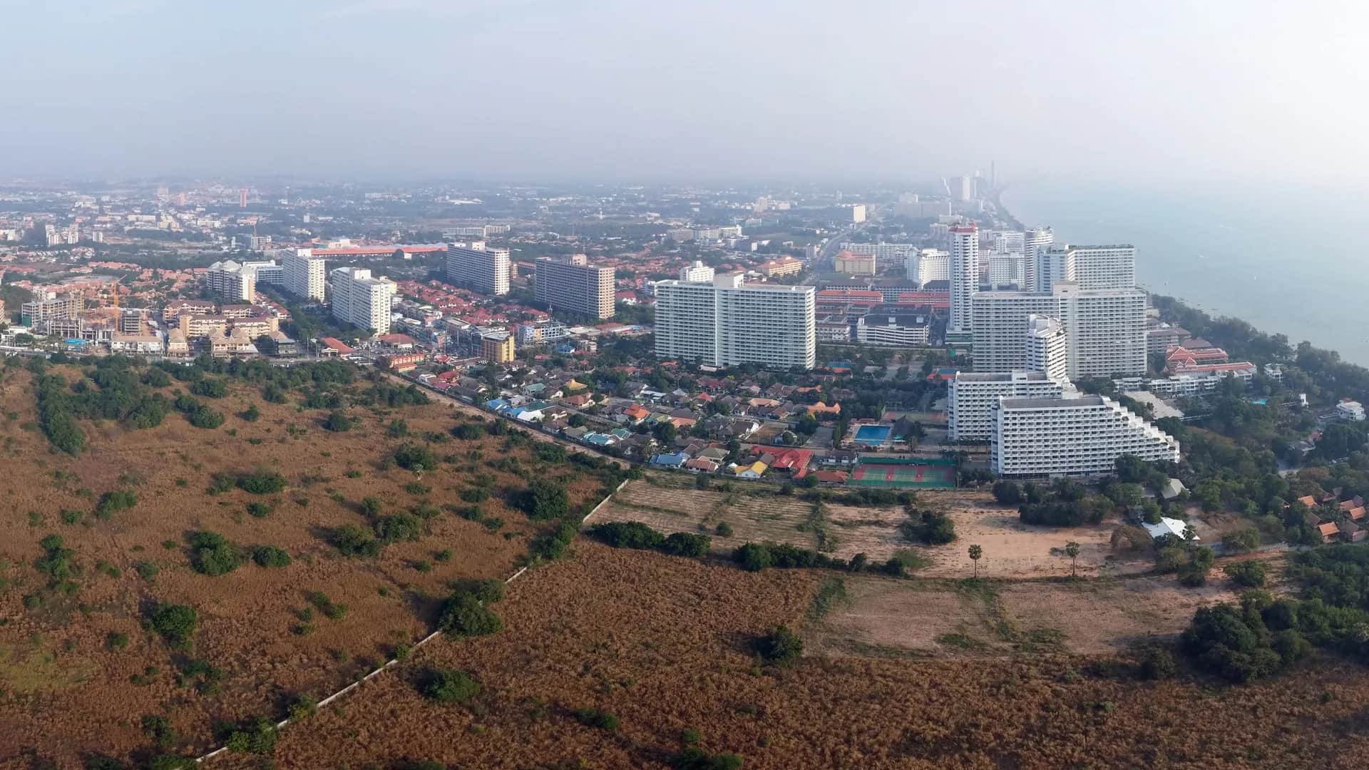 Pattaya Park Tower aerial over the Jomtien shoreline i Jomtien, Thailand
